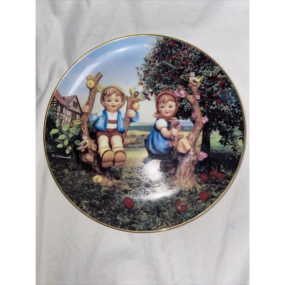 Vintage MJ Hummel Plate "Apple Tree Boy & Girl" 1991 Little Companions 8" Collec - Picture 1 of 5